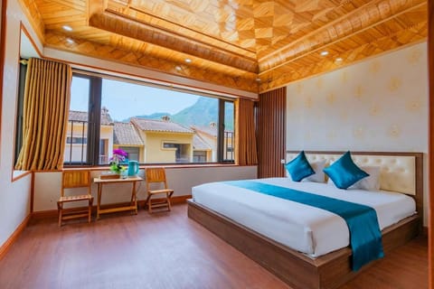 Bedroom, Mountain view