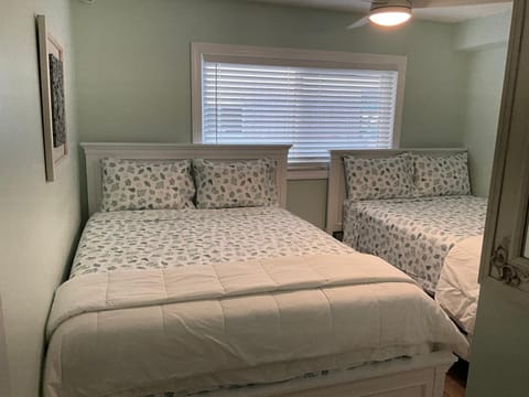 Tropic Breeze Apartment in Madeira Beach