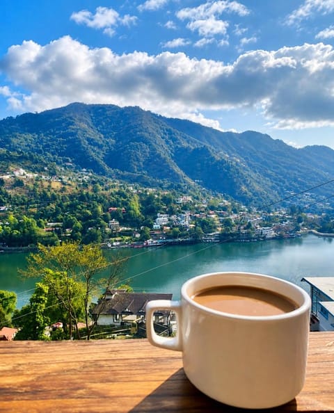 Day, Natural landscape, Coffee/tea facilities, Lake view, Mountain view