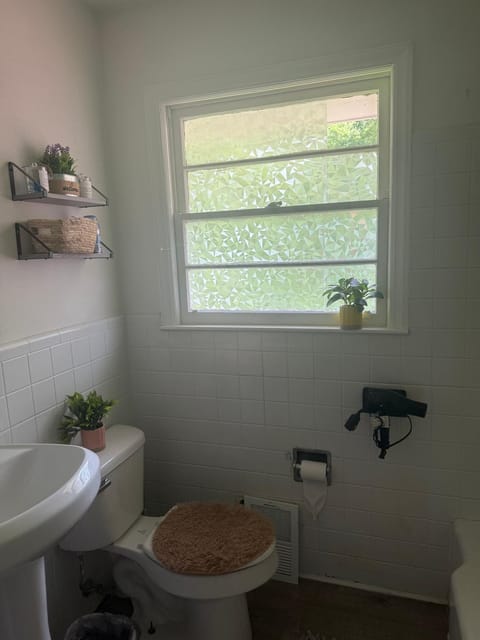 April Palace Vacation rental in Candler-McAfee