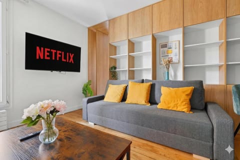 Communal lounge/ TV room, TV and multimedia, Living room