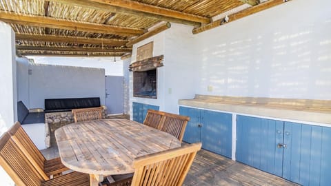 Patio, BBQ facilities