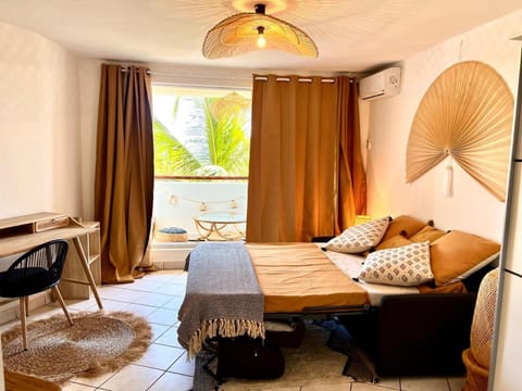 Bed, Living room, Photo of the whole room, Bedroom