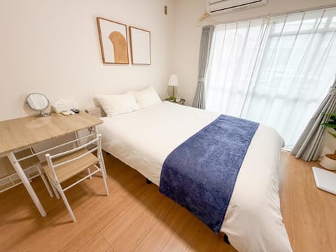 Bed, Photo of the whole room, Bedroom