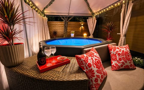 Hot Tub, Spa and wellness centre/facilities, Swimming pool
