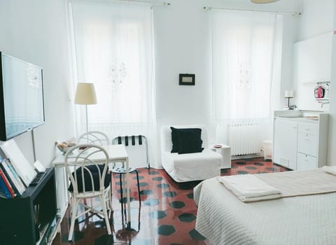 Kitchen or kitchenette, Bedroom, towels