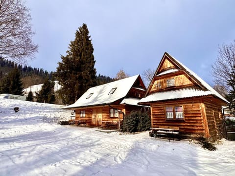 Property building, Facade/entrance, Day, Natural landscape, Winter