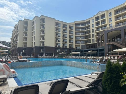 Property building, Swimming pool