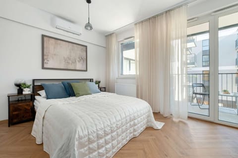 Bed, Photo of the whole room, air conditioner