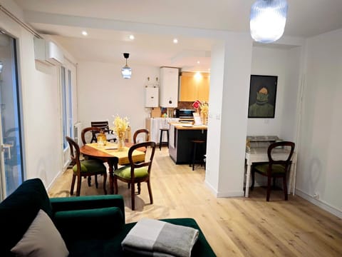 Living room, Dining area