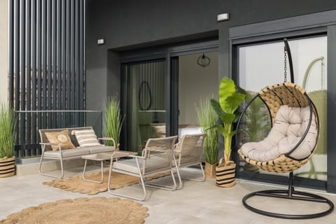 Patio, Day, Balcony/Terrace, sunbed