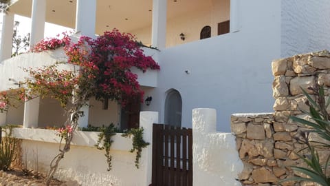 Patio, Facade/entrance, Balcony/Terrace, Balcony/Terrace, On site