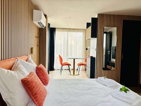 Bed, Bedroom, wardrobe, air conditioner