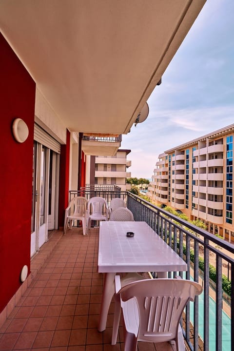 Day, View (from property/room), Balcony/Terrace, Dining area
