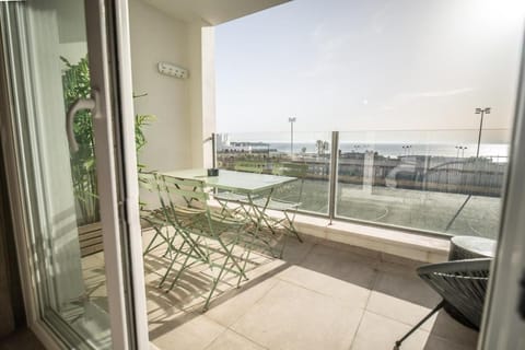 Off site, Balcony/Terrace
