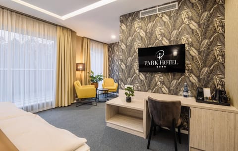 Photo of the whole room, Seating area, Bedroom