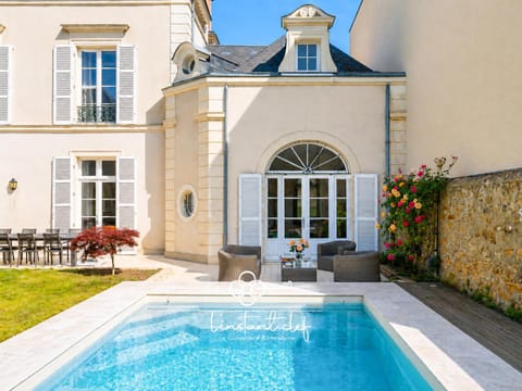 Patio, Garden, Swimming pool