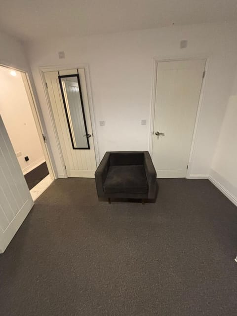 Otis Homme Apartment in Milton Keynes