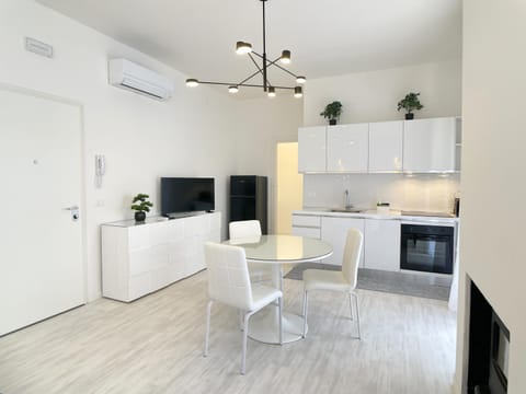 TV and multimedia, Kitchen or kitchenette, dishwasher, oven, stove, kitchen