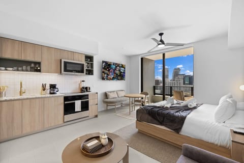 Bed, Seating area, Dining area, kitchen