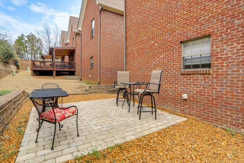 Walk to Ole Miss! Hilltop Oxford Home with Patio House in Oxford