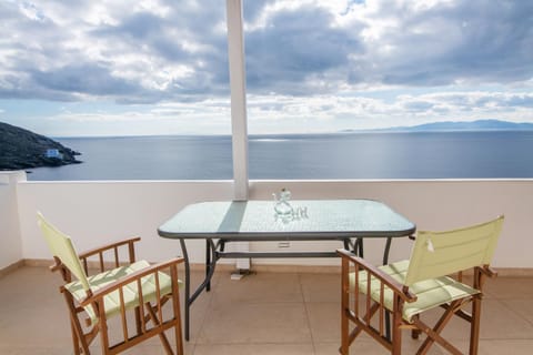 Patio, Day, Natural landscape, View (from property/room), Balcony/Terrace, Seating area, Dining area, Sea view