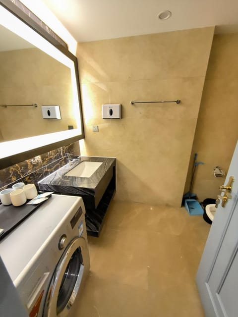 a云颂LOFT轻奢民宿8人房天安门故宫地铁工体三里屯店 Apartment in Beijing