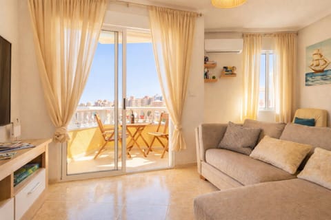 TV and multimedia, Living room, Seating area, Evening entertainment, air conditioner