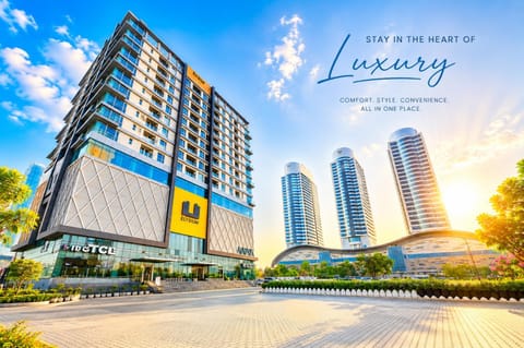 Property building, Restaurant/places to eat, Day, Neighbourhood, View (from property/room), View (from property/room), Text overlay, City view, City view, Landmark view, Landmark view, Mountain view, Mountain view, Street view, Location, Parking