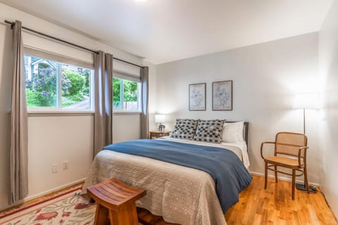 Serene Pet-friendly Home 1 Mile from Bellevue DT House in Mercer Island