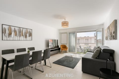 TV and multimedia, Balcony/Terrace, Seating area, Dining area, air conditioner