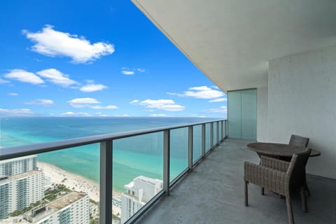 Seating area, City view