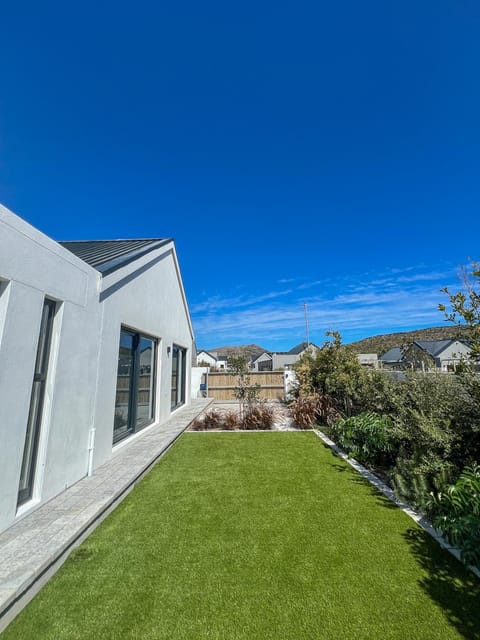 Garden, Balcony/Terrace