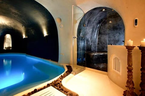 Villa Yannis w pool in Fira 6gst Villa in Thera