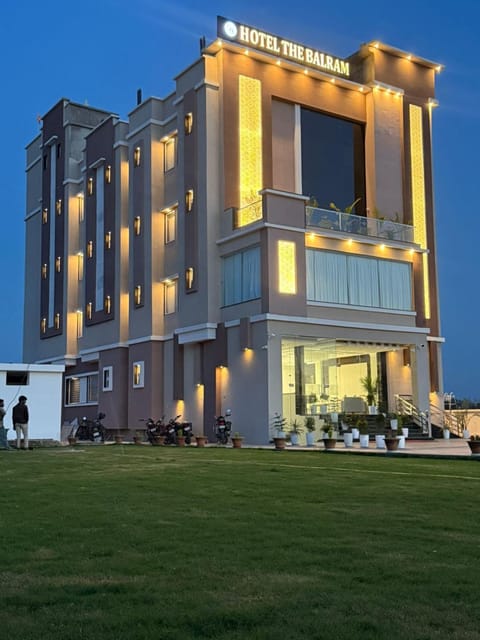 Property building, Night