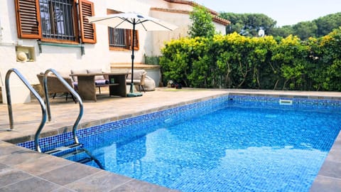 Day, Garden, Swimming pool