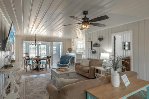 Pet Friendly! Private Pool and Oversized Deck! Inlet Home for 16! Mystic C House in Garden City