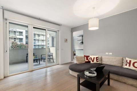 Communal lounge/ TV room, TV and multimedia, Balcony/Terrace, Balcony/Terrace, Living room, Seating area, Family, wedding