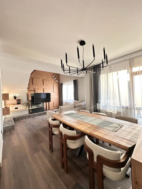 Communal lounge/ TV room, Living room, Dining area