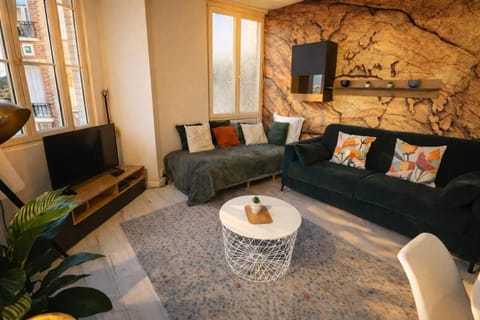 Communal lounge/ TV room, Living room