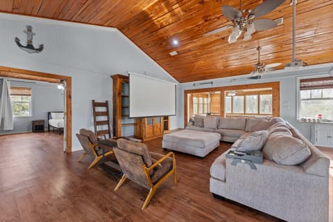 Spacious Foley Retreat Sleeps 12 Game Room Theater House in Foley