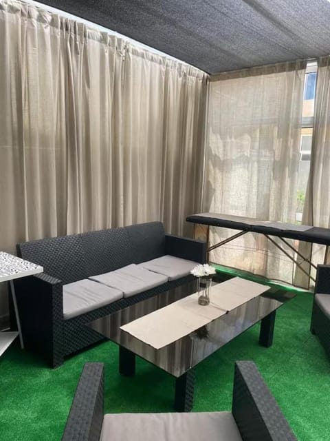 Garden, Balcony/Terrace