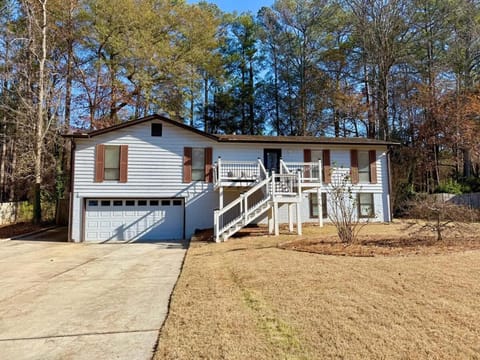 Modern Comfort Near Historic Marietta Square House in Marietta