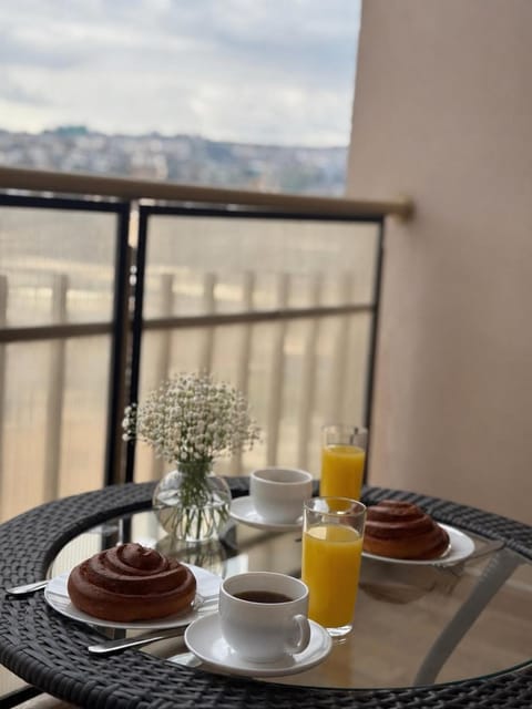 Balcony/Terrace, Food and drinks, Food, Breakfast