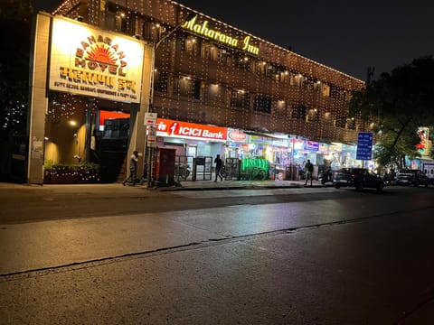 Property building, Night, Billiard, Billiard, City view, Location, acessibility