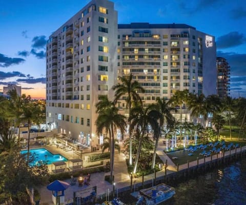 Property building, Pool view, Location