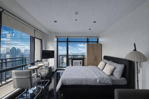 Bed, TV and multimedia