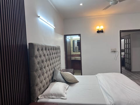 Bed, air conditioner