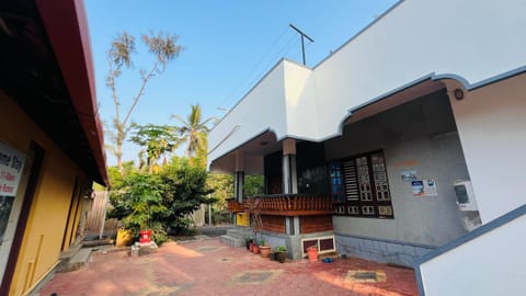Property building, Day