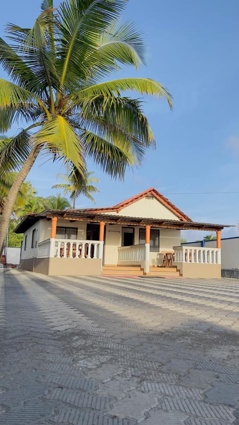 Property building, Day